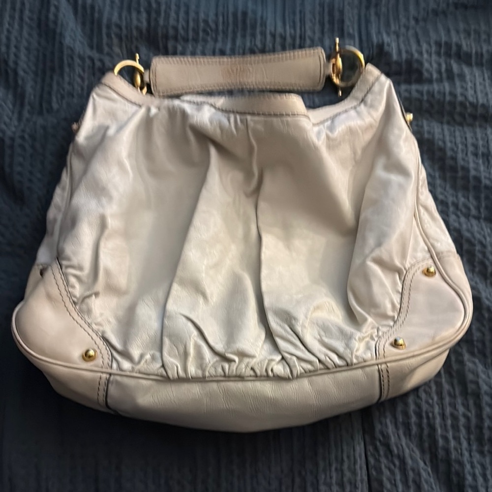 Elegant Cream Leather Gucci Jockey Hobo